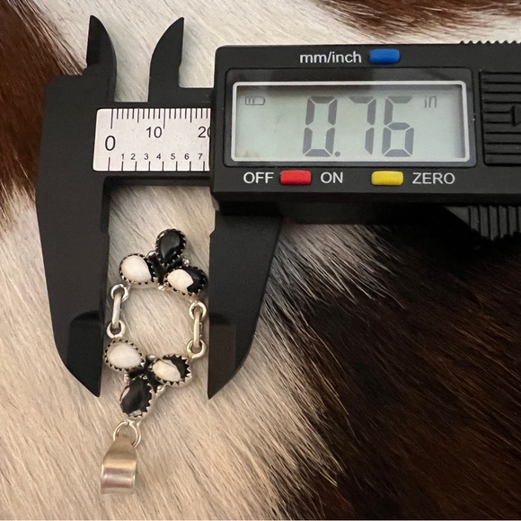 ❤️ White Buffalo Brushed Sterling 925 Navajo Style Southwestern Elegant Pendant - Picture 12 of 13